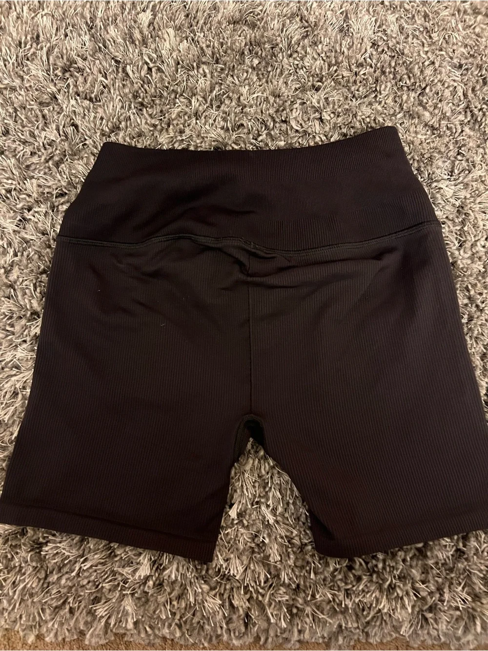 ALO Yoga Ribbed High-Rise Black Bike Shorts